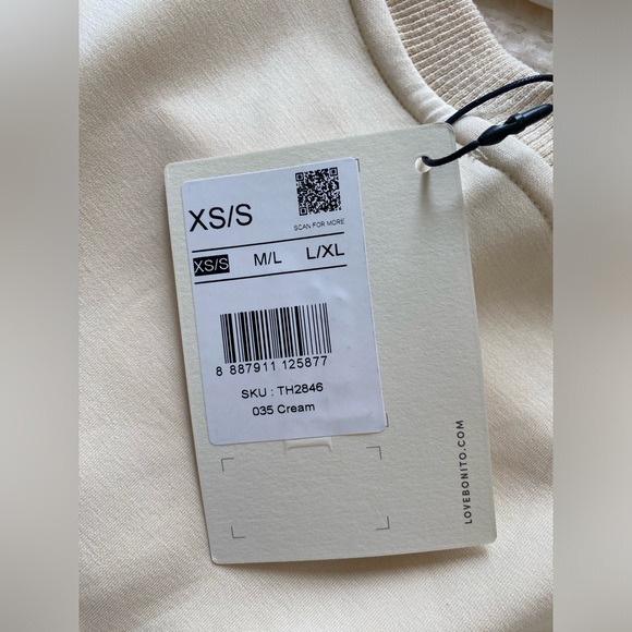 Love Bonito, cream sweatshirt that says “OFFLINE” - Picture 3 of 3